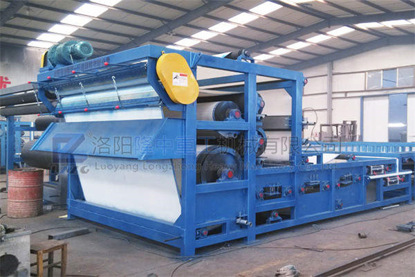 每小時(shí)生產(chǎn)100噸的帶式污泥壓濾機(jī)，價(jià)格多少錢(qián)？