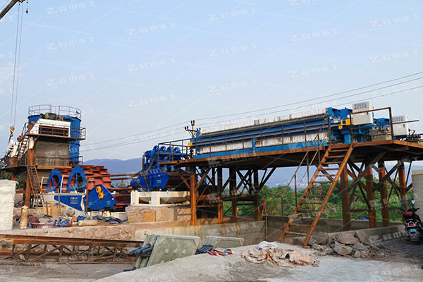 洗沙場怎么實現(xiàn)零排放標準？污泥壓濾機設(shè)備有什么用？